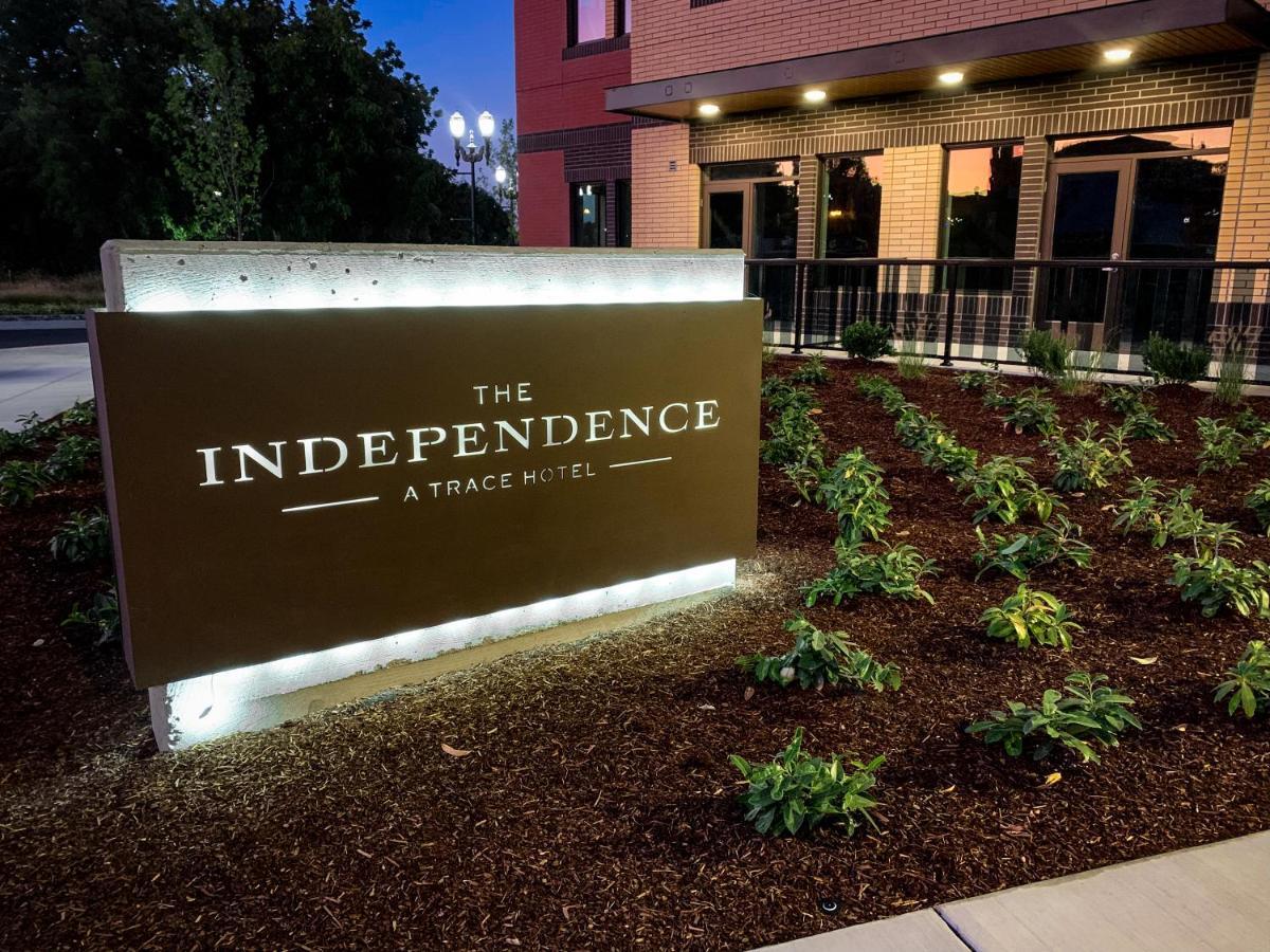The Independence Hotel Exteriör bild